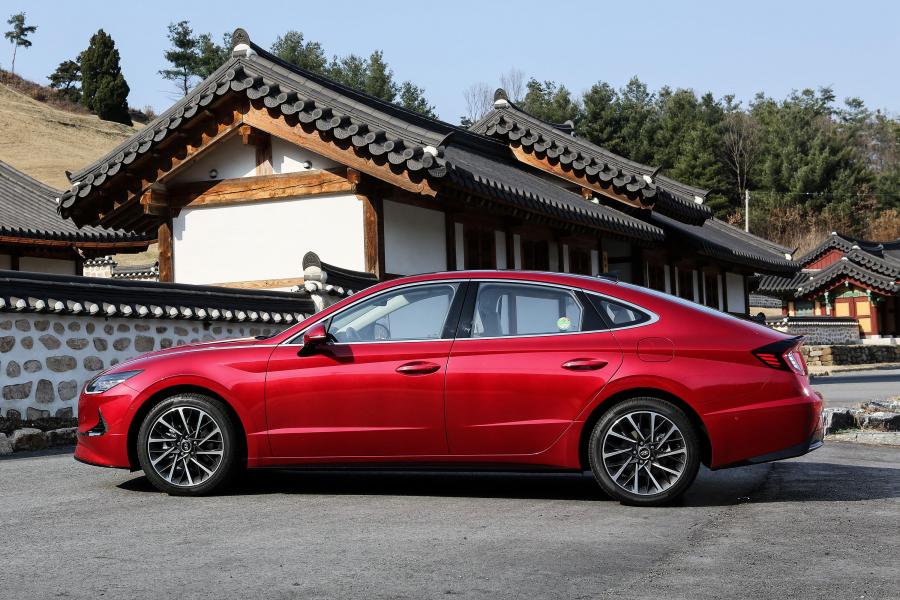  Hyundai Sonata 2019 года  (KR) (фото 23 из 42)